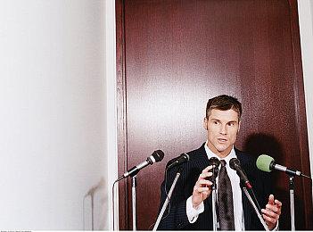 《红色沙漠》1小时实机 《艾尔登法环》+《巫师》